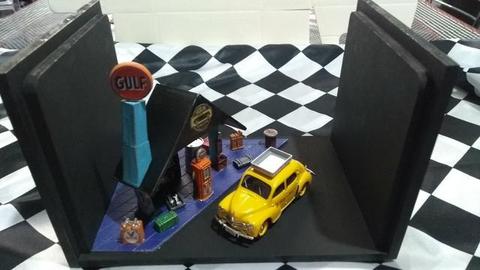 Diorama Mini Posto com Renault 4CV