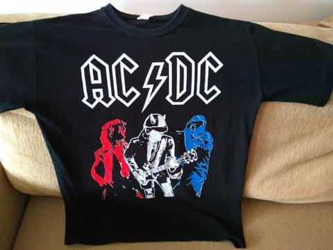 Camisa de rock, estampa do AC DC. Número 12. Muito conservada