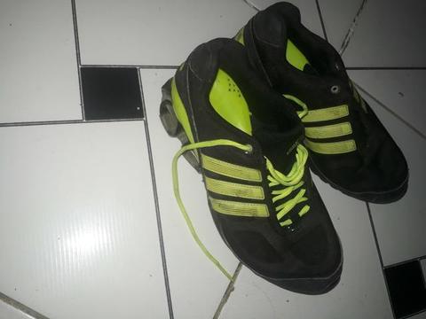 Tenis Adidas