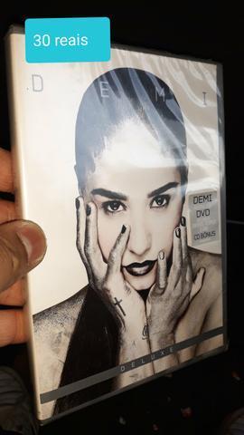 Dvd e cd Demi Lovato lacrado