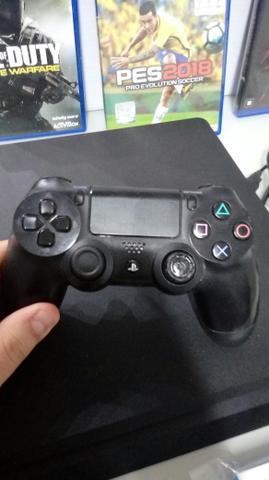 Ps4 slim com 1 controle e 3 jogos em disco