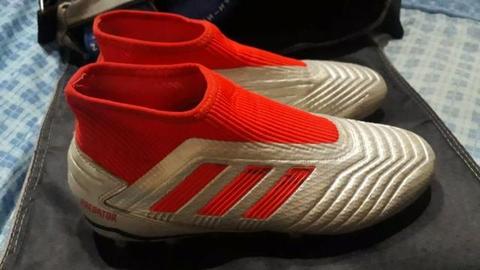 Chuteira Adidas Predator