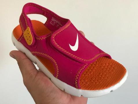 Sandália Nike Infantil Original Nova Sem Uso TAM: 30
