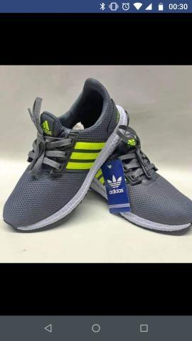 Tênis Adidas