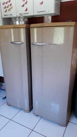 Freezer e geladeira electrolux semi novos, zap 9 *