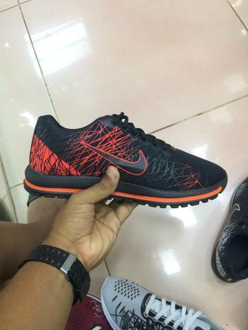 Tênis Nike Flyknit