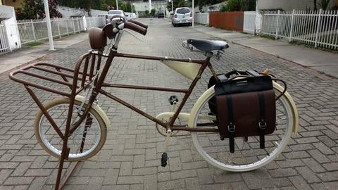Bicicleta Antiga de Carga
