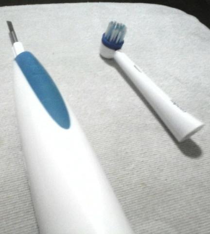 Escova de dente elétrica nova da Condor