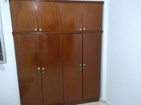 Vendo guarda roupa casal 1,80mx2,00m Urgente R$120,00